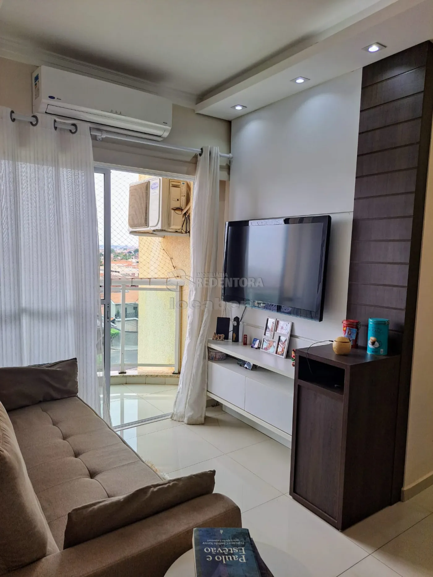 Apartamento à venda com 3 quartos, 107m² - Foto 2