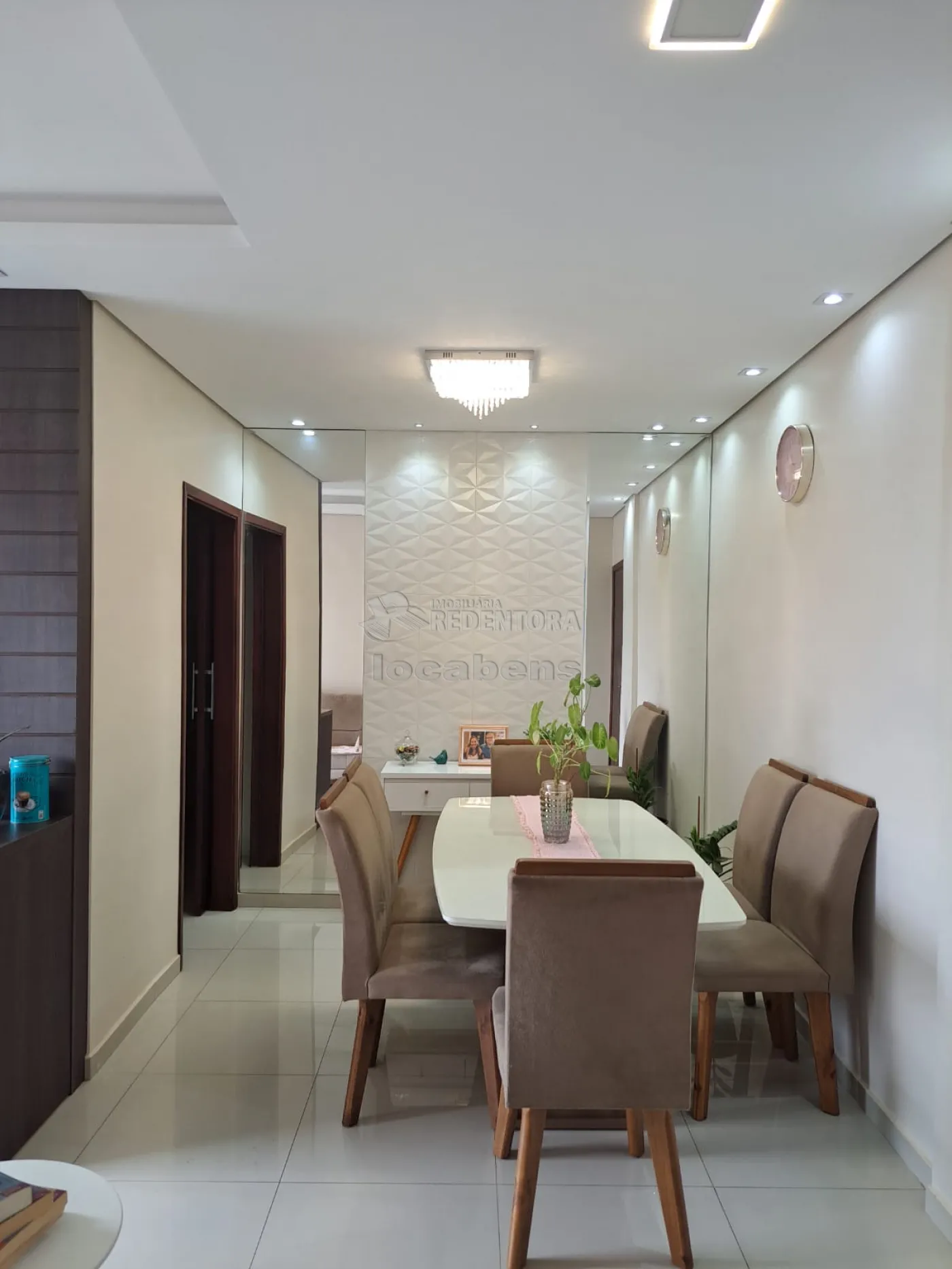 Apartamento à venda com 3 quartos, 107m² - Foto 1