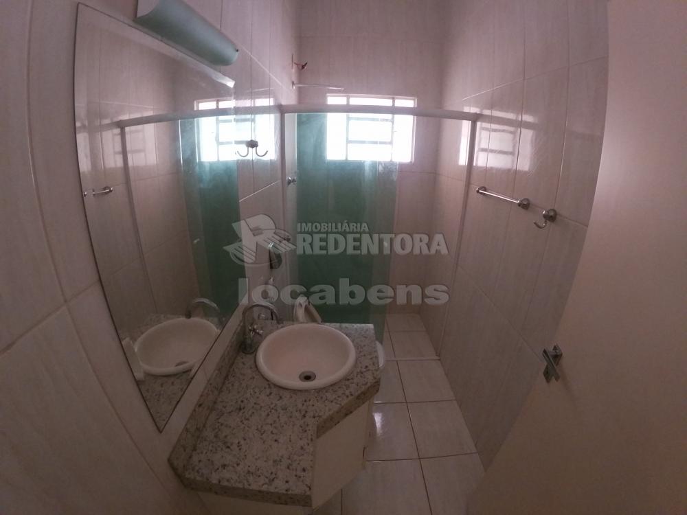 Alugar Casa / Padrão em São José do Rio Preto R$ 2.000,00 - Foto 9