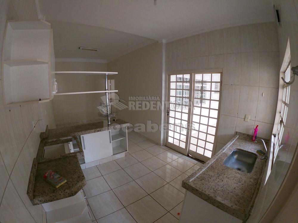 Alugar Casa / Padrão em São José do Rio Preto R$ 2.000,00 - Foto 12