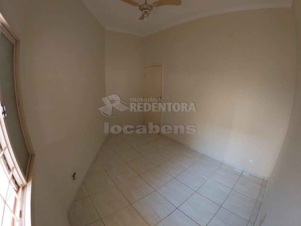 Alugar Casa / Padrão em São José do Rio Preto R$ 2.000,00 - Foto 15