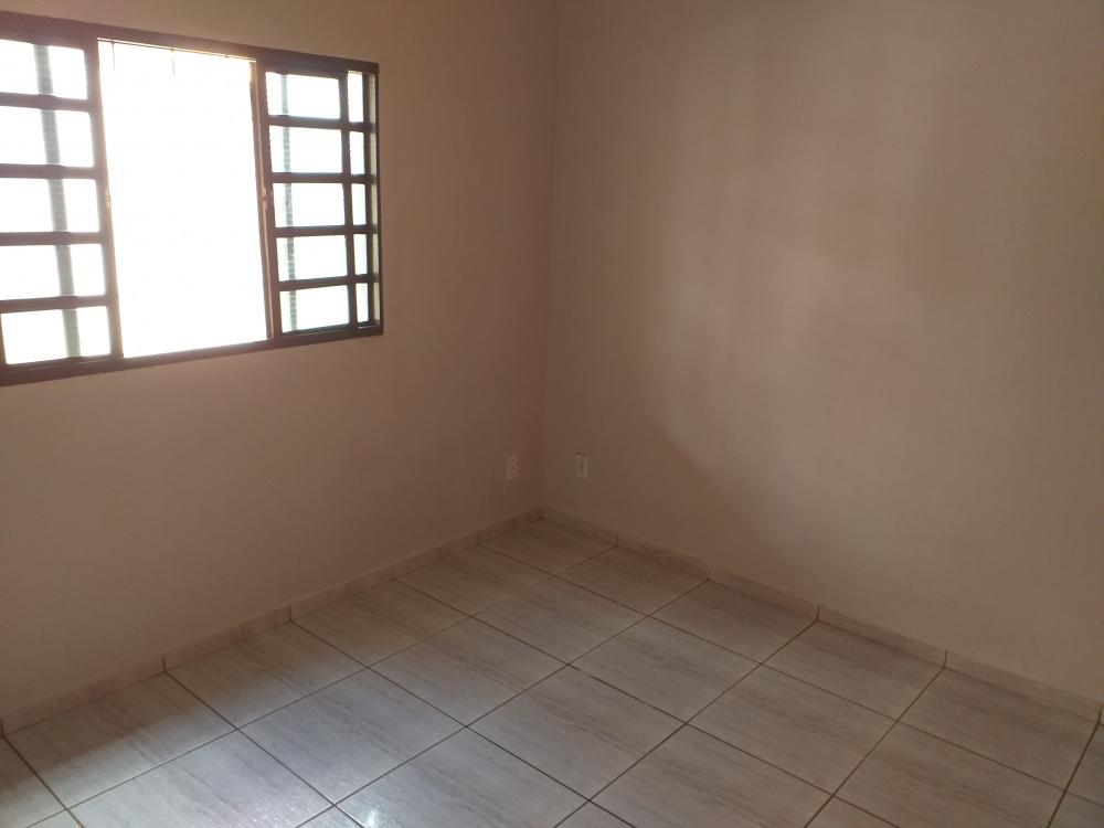 Alugar Casa / Padrão em São José do Rio Preto R$ 780,00 - Foto 8