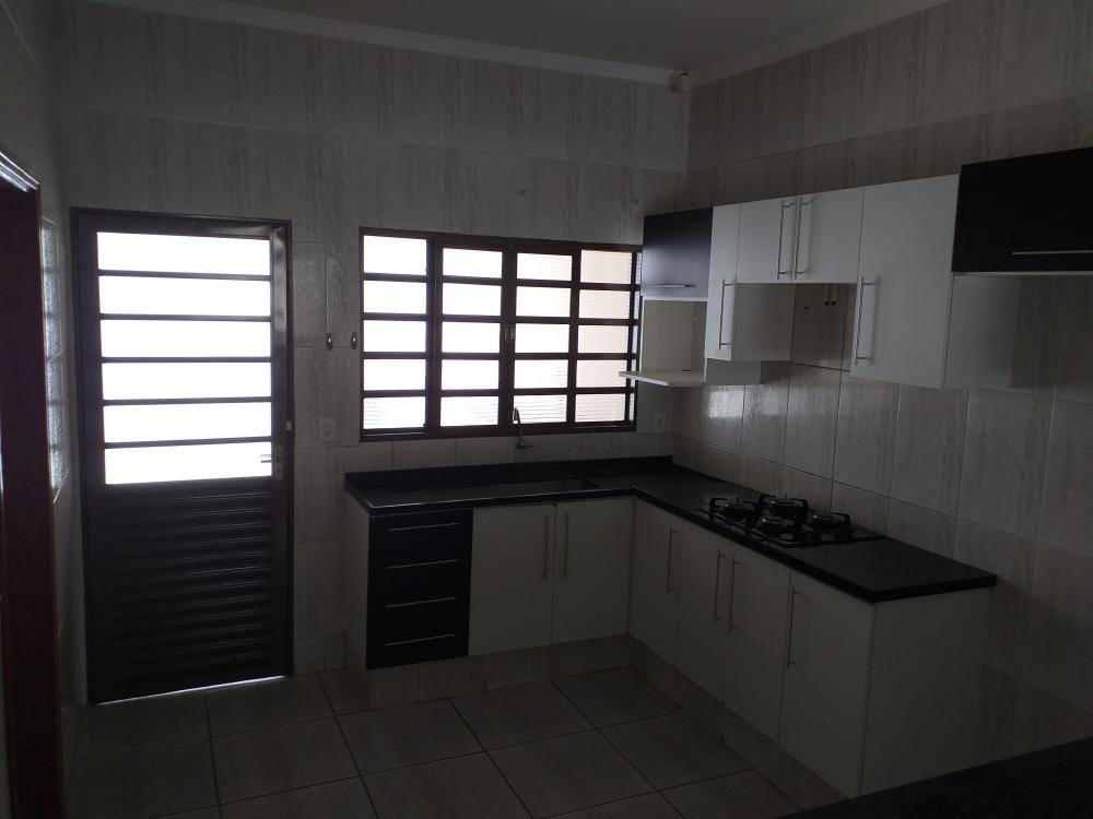 Alugar Casa / Padrão em São José do Rio Preto R$ 780,00 - Foto 11