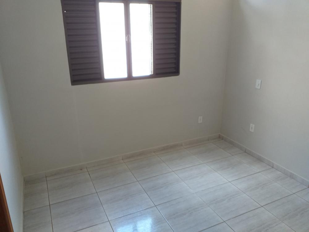 Alugar Casa / Padrão em São José do Rio Preto R$ 780,00 - Foto 16
