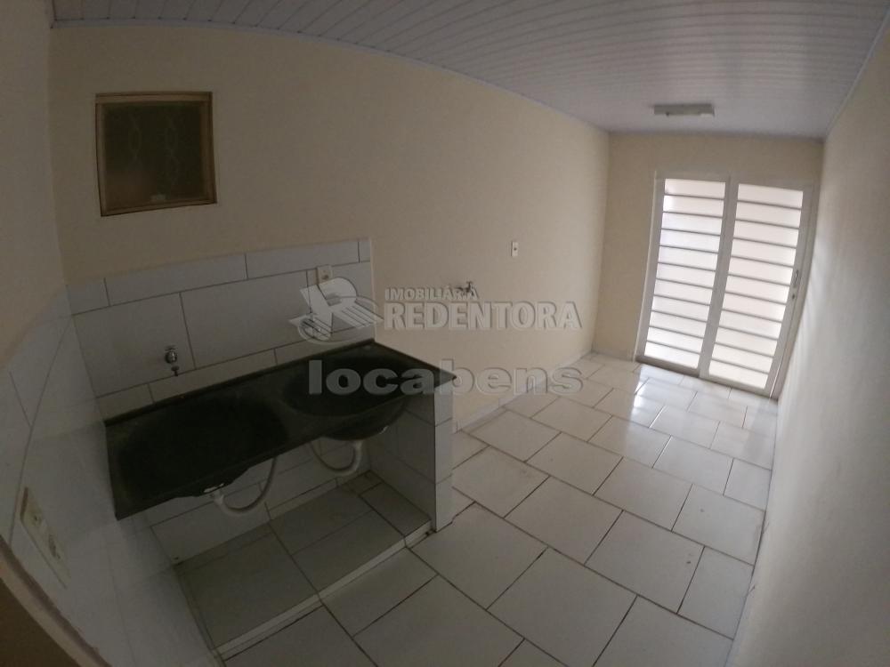 Alugar Casa / Padrão em São José do Rio Preto R$ 900,00 - Foto 12