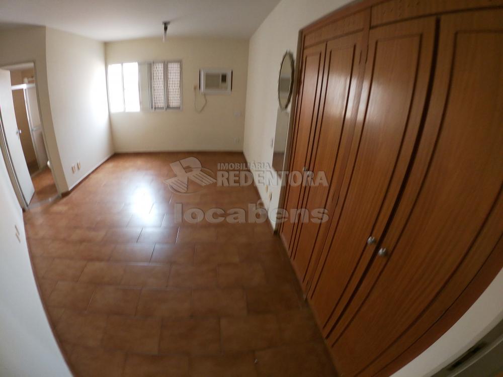 Alugar Apartamento / Padrão em São José do Rio Preto R$ 550,00 - Foto 1