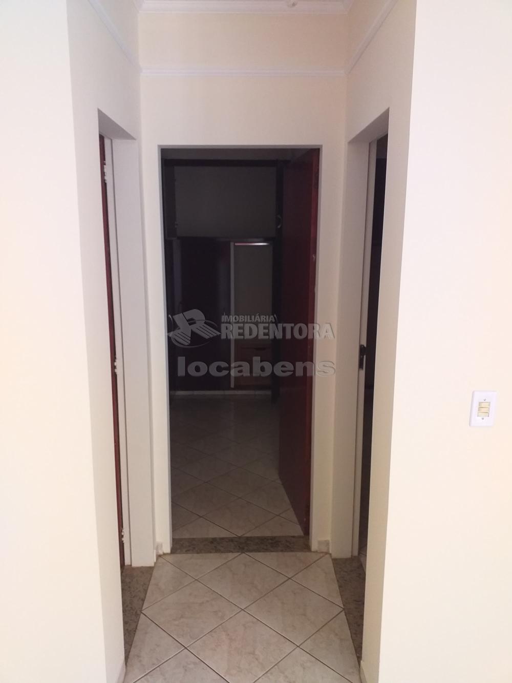 Alugar Apartamento / Padrão em São José do Rio Preto R$ 1.000,00 - Foto 4