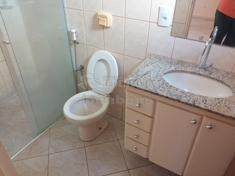 Alugar Apartamento / Padrão em São José do Rio Preto R$ 1.000,00 - Foto 8