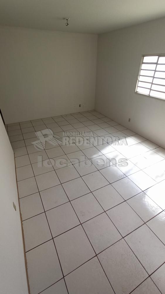 Alugar Apartamento / Padrão em São José do Rio Preto R$ 950,00 - Foto 2