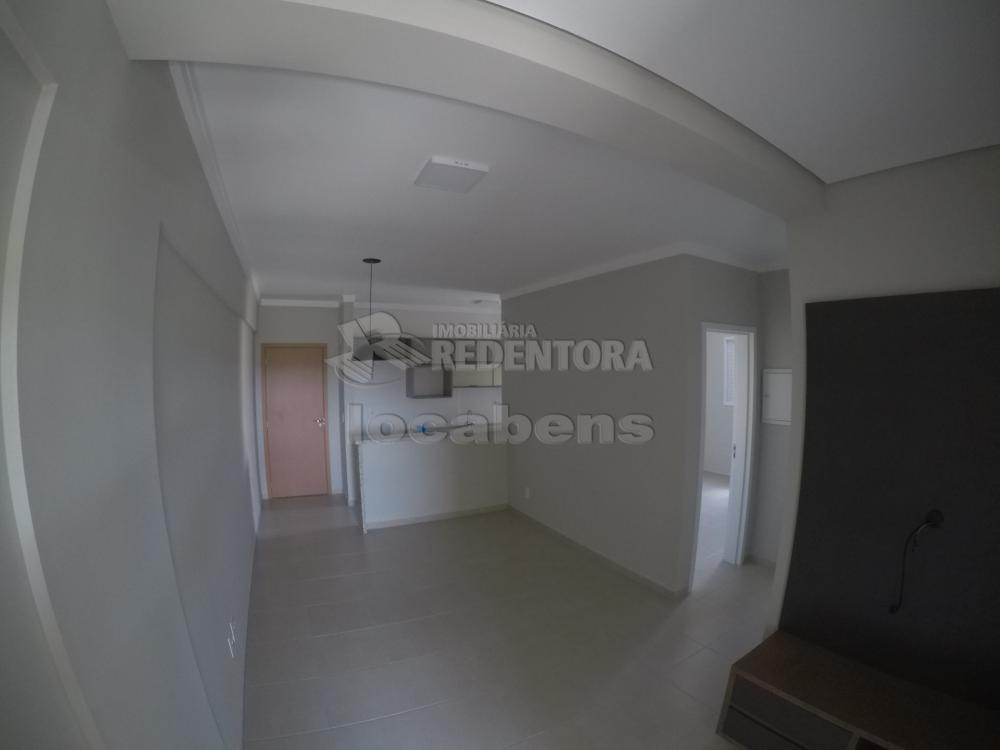Alugar Apartamento / Padrão em São José do Rio Preto R$ 1.800,00 - Foto 2