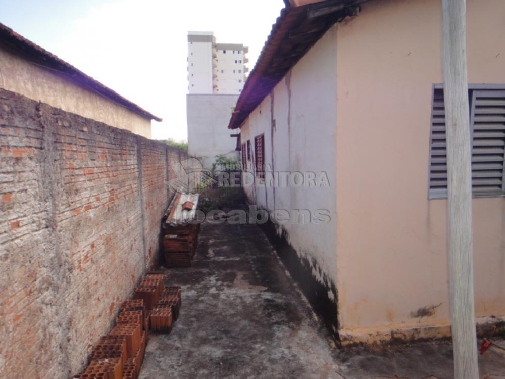 Comprar Casa / Padrão em São José do Rio Preto R$ 210.000,00 - Foto 1