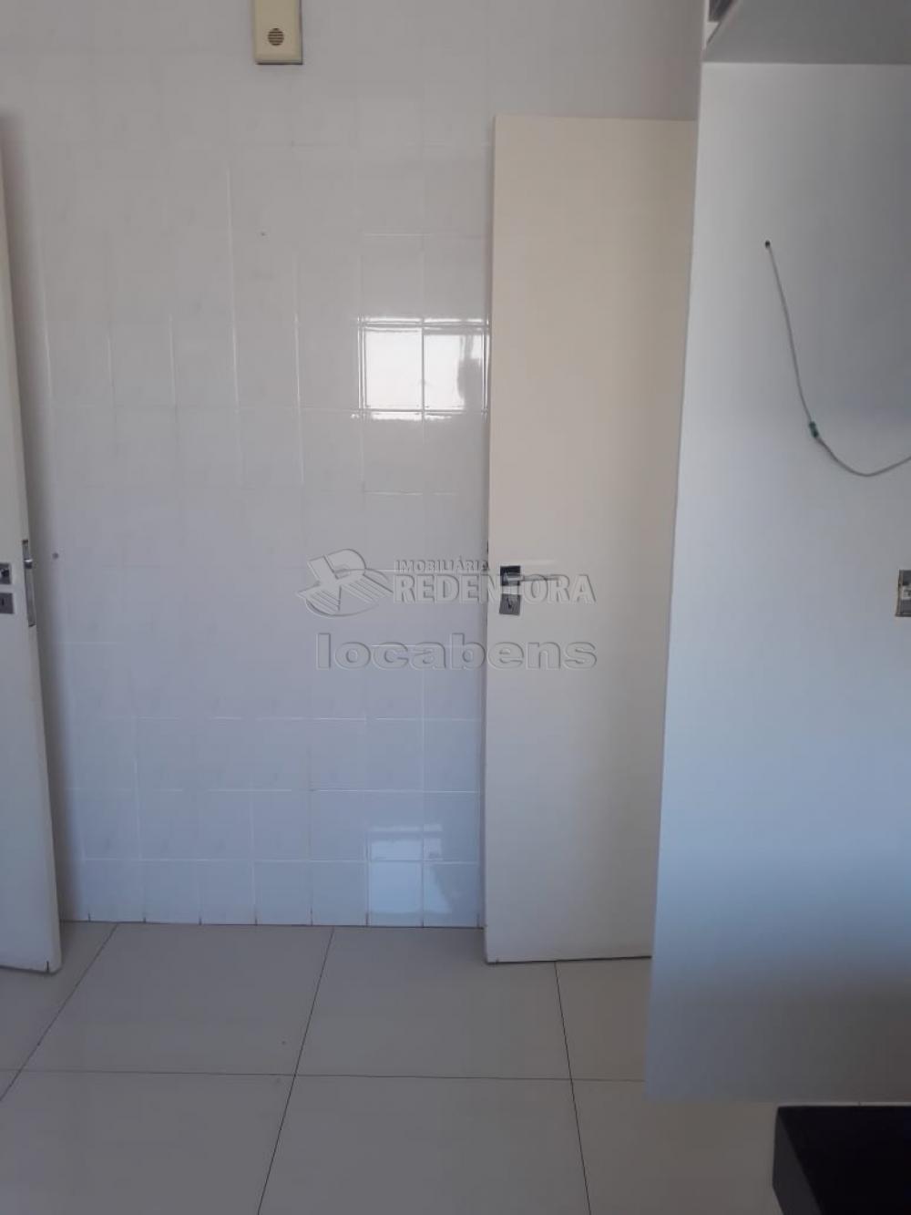 Alugar Apartamento / Padrão em São José do Rio Preto R$ 1.800,00 - Foto 2