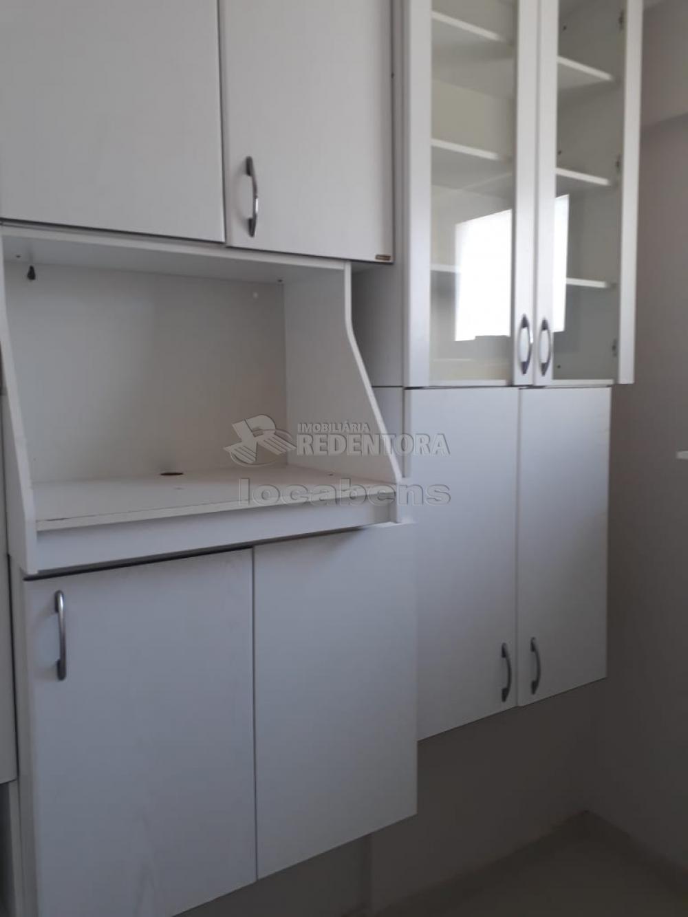 Alugar Apartamento / Padrão em São José do Rio Preto R$ 1.800,00 - Foto 4