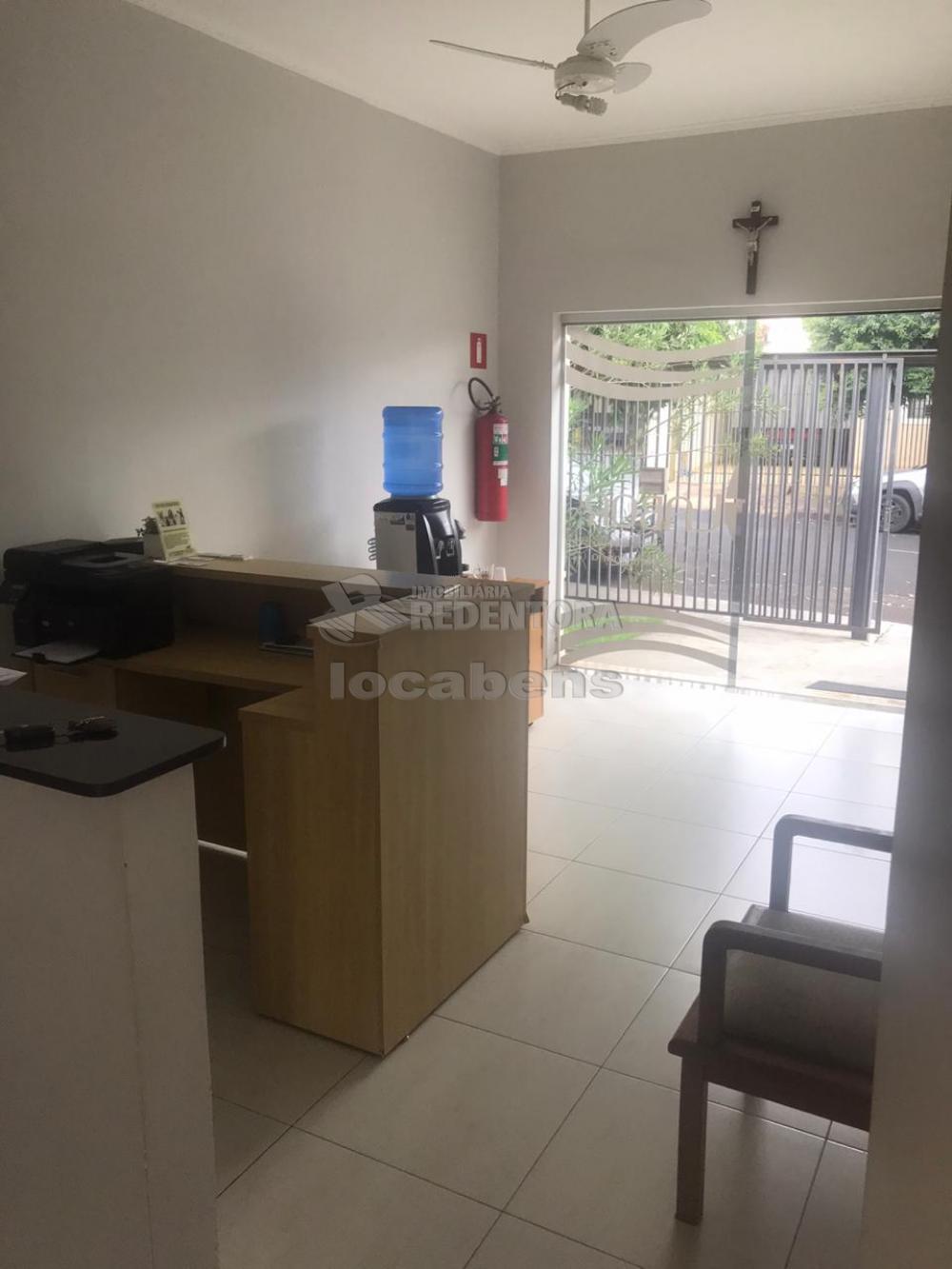 Alugar Casa / Padrão em São José do Rio Preto apenas R$ 2.200,00 - Foto 1