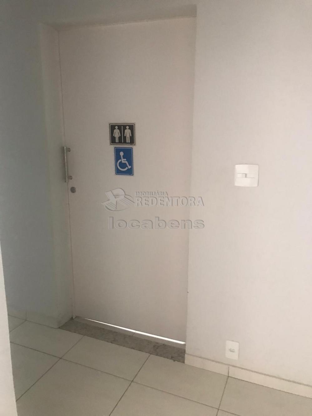 Alugar Casa / Padrão em São José do Rio Preto R$ 2.200,00 - Foto 15