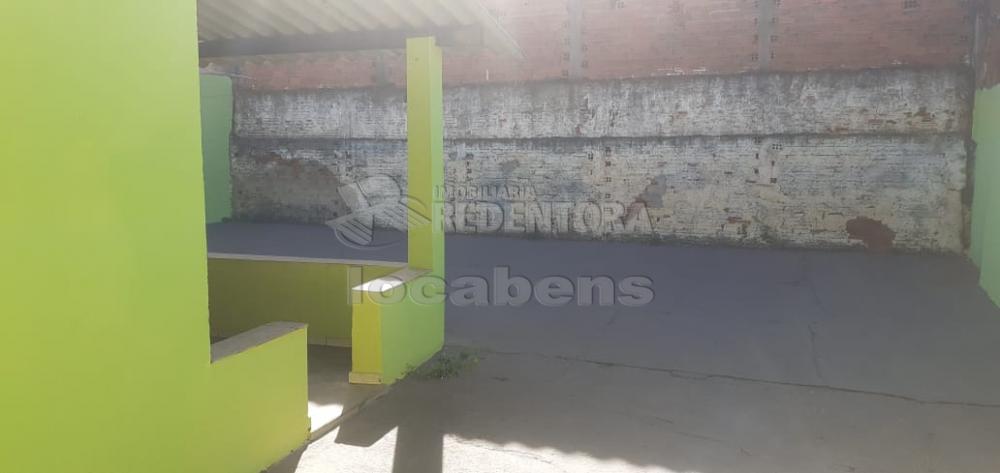 Alugar Casa / Padrão em São José do Rio Preto R$ 1.000,00 - Foto 4