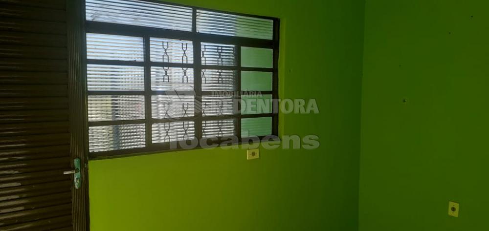 Alugar Casa / Padrão em São José do Rio Preto R$ 1.000,00 - Foto 5