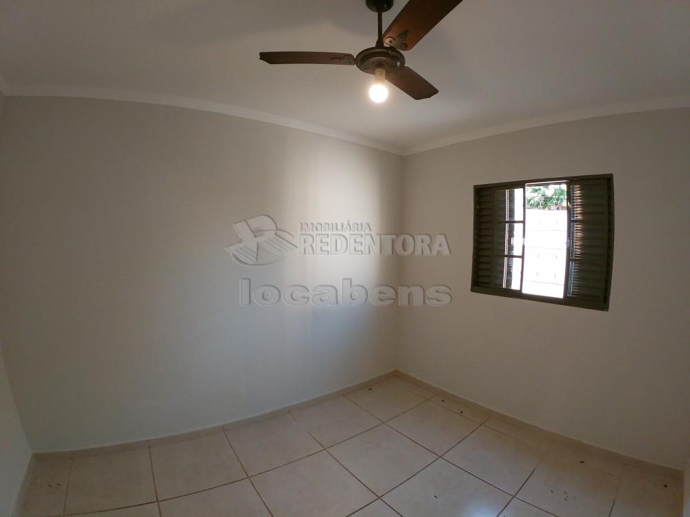 Alugar Casa / Padrão em São José do Rio Preto R$ 1.000,00 - Foto 6