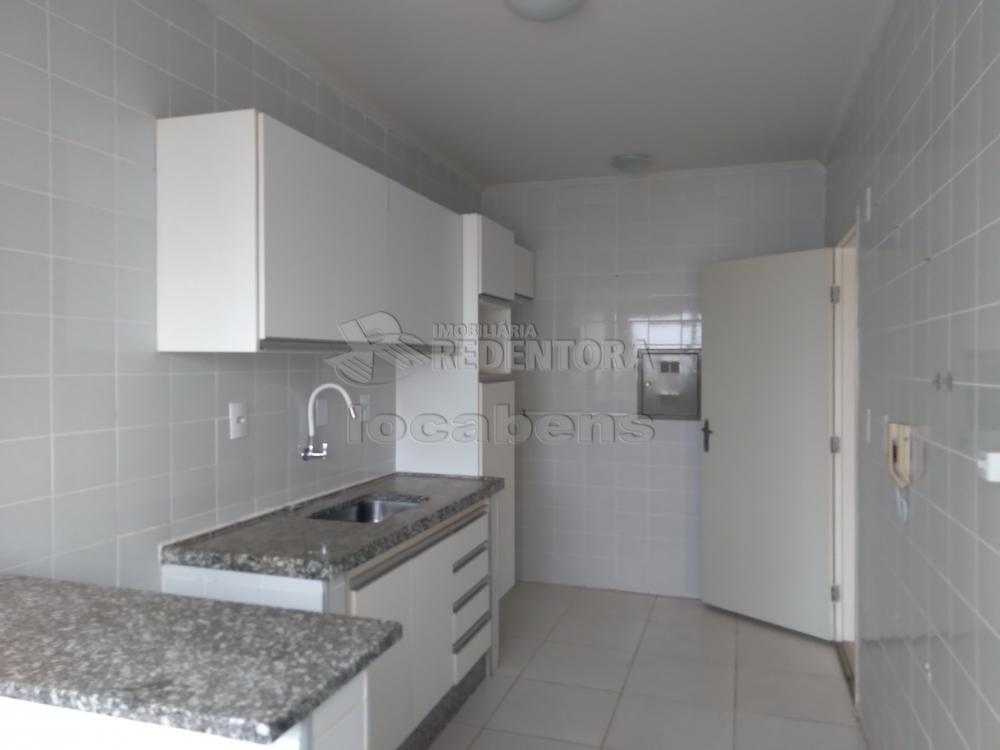 Alugar Apartamento / Padrão em São José do Rio Preto R$ 770,00 - Foto 3