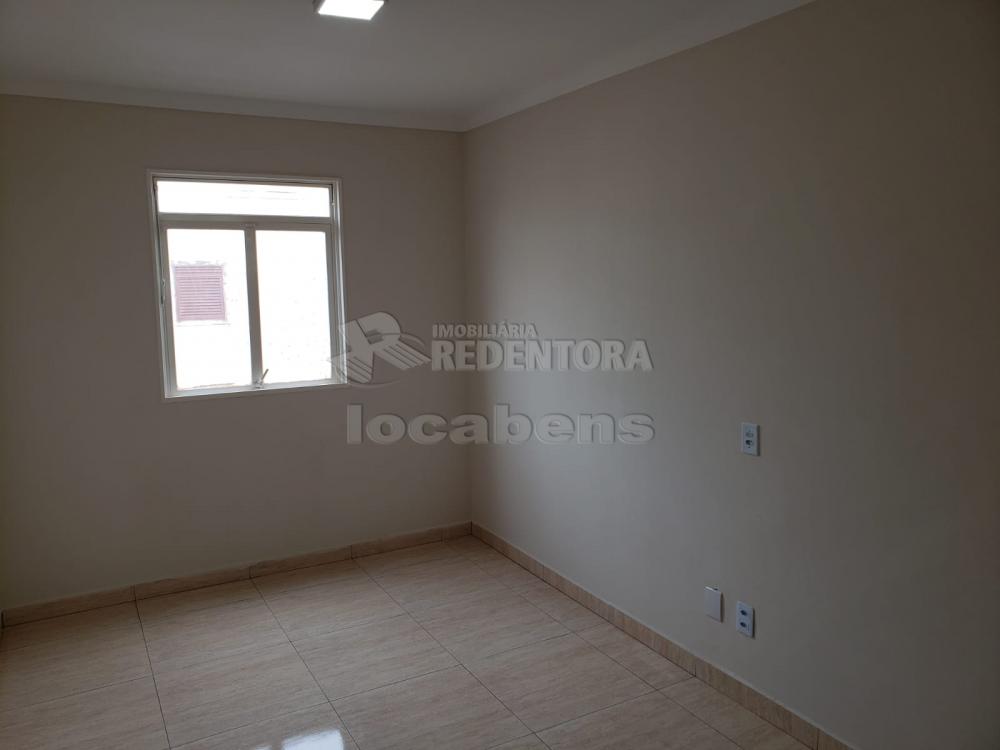 Alugar Apartamento / Padrão em São José do Rio Preto R$ 700,00 - Foto 3