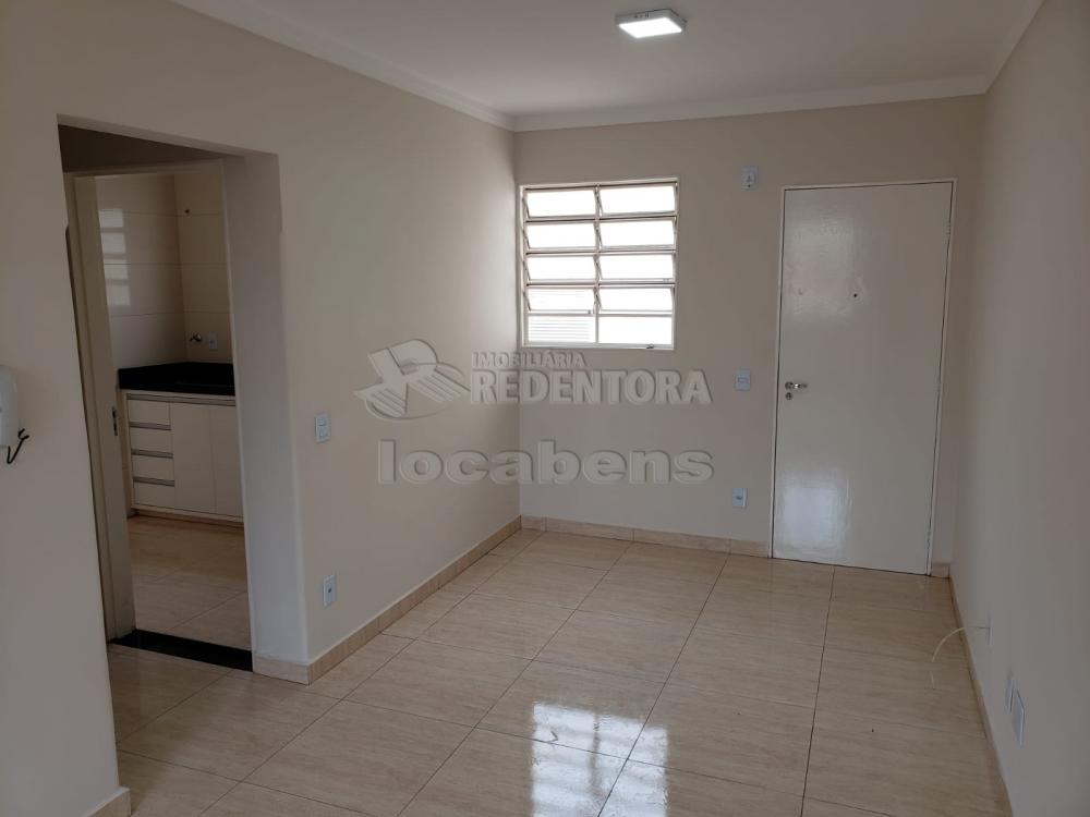 Alugar Apartamento / Padrão em São José do Rio Preto R$ 700,00 - Foto 2