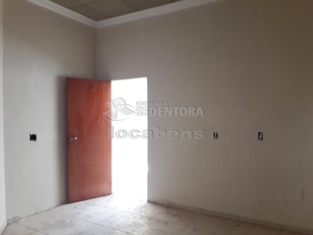 Alugar Comercial / Sala em São José do Rio Preto R$ 750,00 - Foto 4