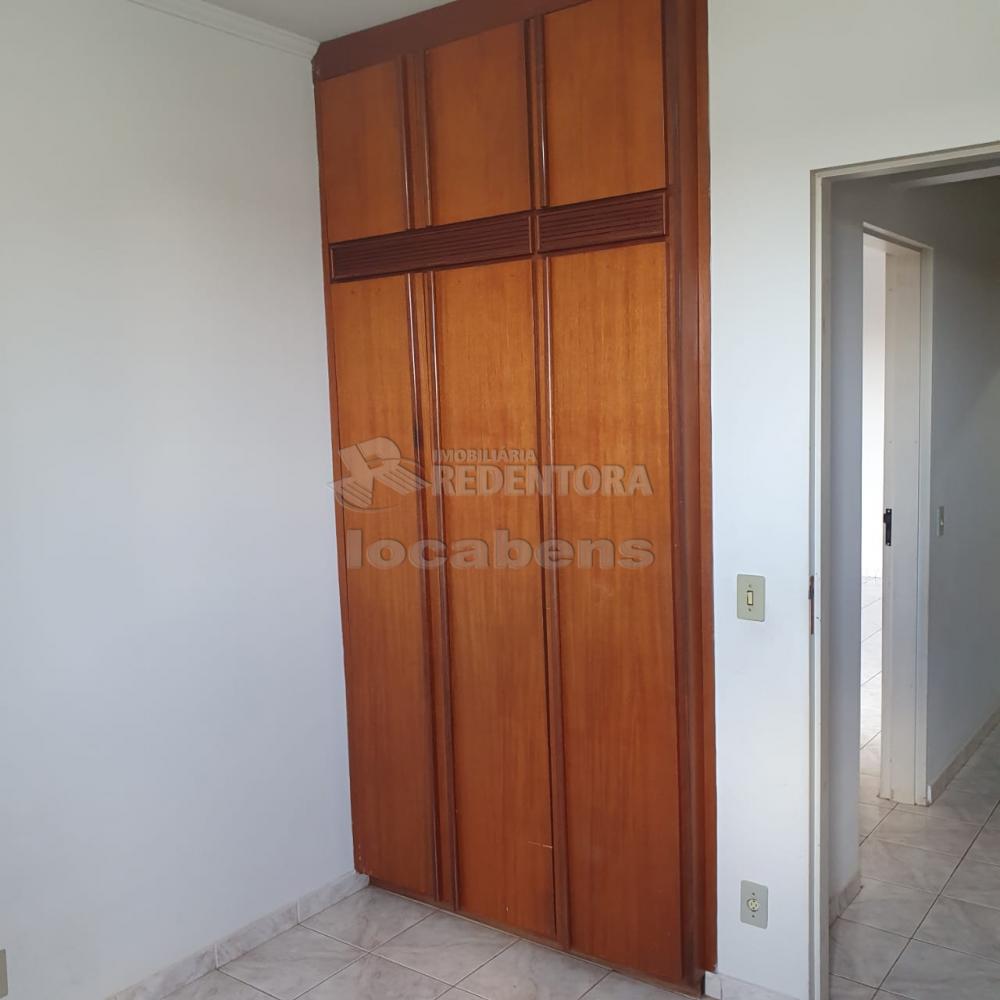 Alugar Apartamento / Padrão em São José do Rio Preto R$ 1.200,00 - Foto 4