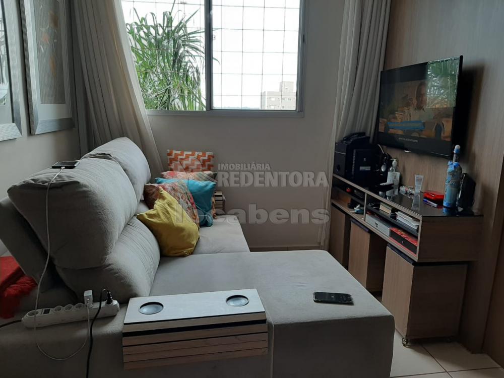 Comprar Apartamento / Padrão em São José do Rio Preto R$ 240.000,00 - Foto 3