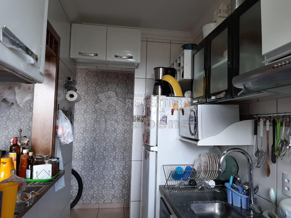 Comprar Apartamento / Padrão em São José do Rio Preto R$ 240.000,00 - Foto 9