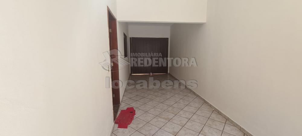Alugar Casa / Padrão em São José do Rio Preto R$ 950,00 - Foto 2