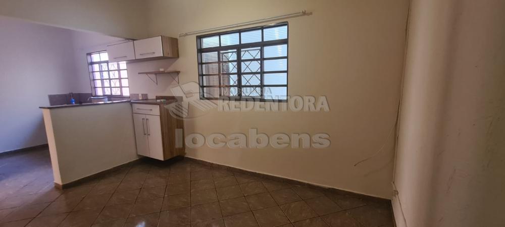 Alugar Casa / Padrão em São José do Rio Preto R$ 950,00 - Foto 8