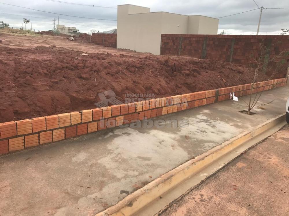 Comprar Terreno / Padrão em Mirassol R$ 85.000,00 - Foto 1