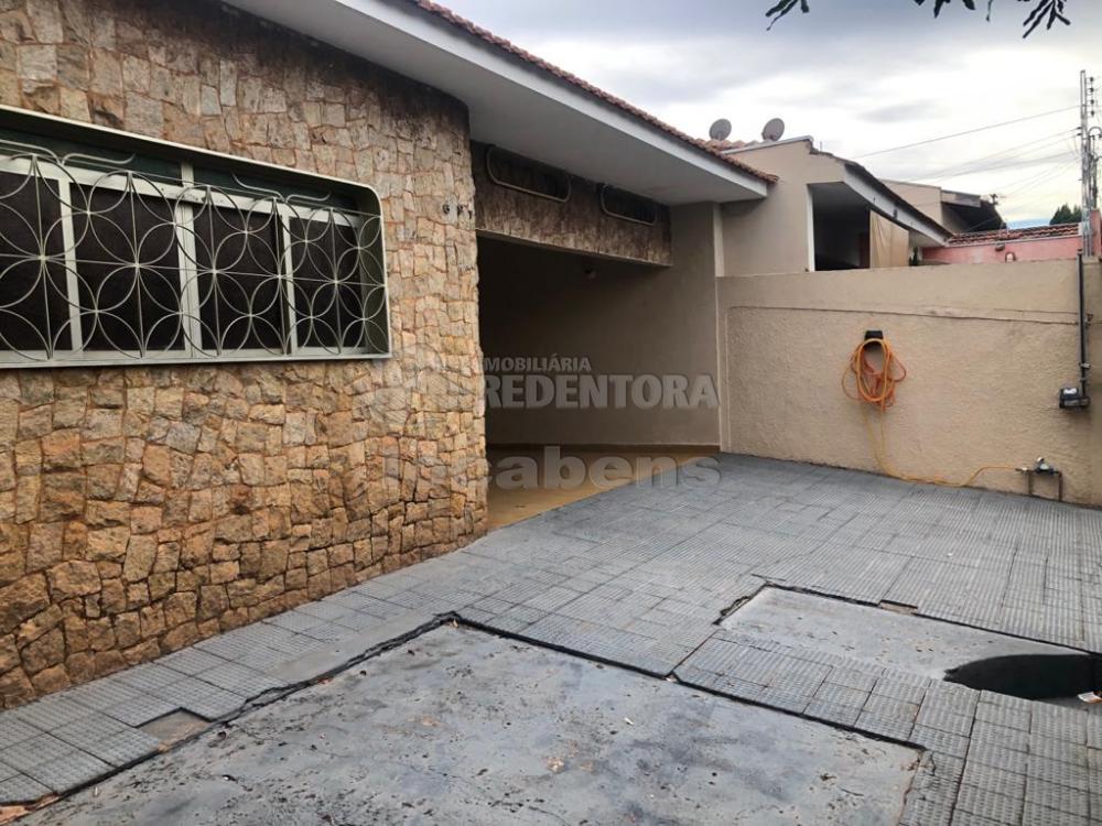 Alugar Casa / Padrão em São José do Rio Preto R$ 2.500,00 - Foto 2