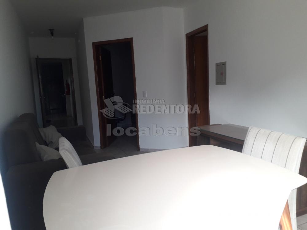 Alugar Apartamento / Padrão em São José do Rio Preto R$ 900,00 - Foto 3