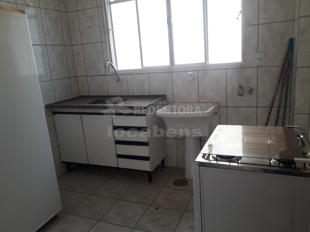 Alugar Apartamento / Padrão em São José do Rio Preto R$ 900,00 - Foto 5