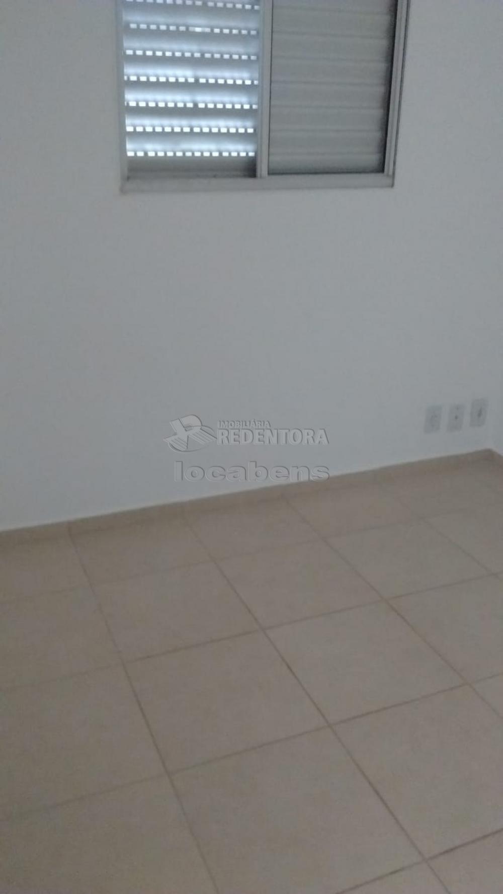 Comprar Apartamento / Padrão em São José do Rio Preto R$ 140.000,00 - Foto 2