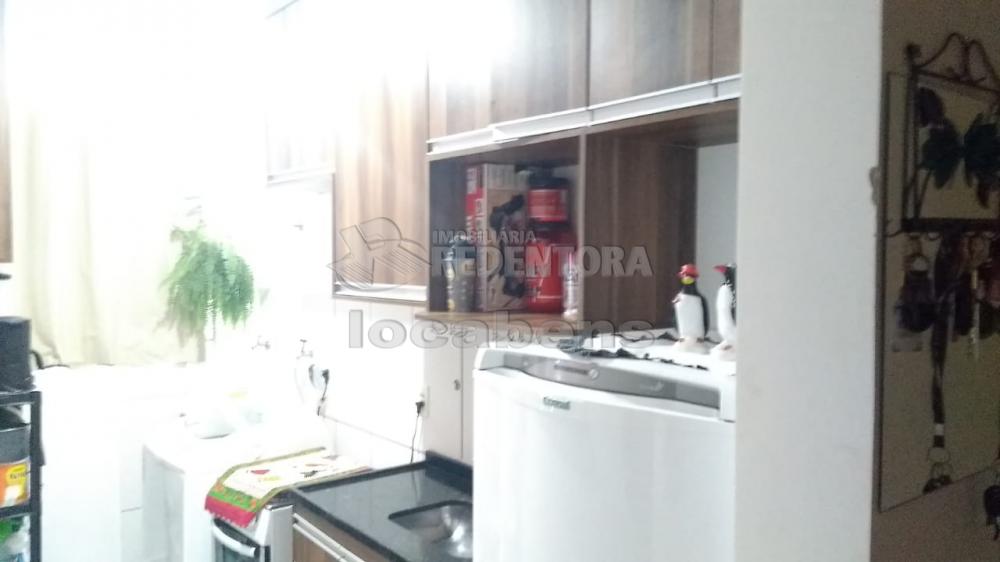 Comprar Apartamento / Padrão em São José do Rio Preto R$ 180.000,00 - Foto 2