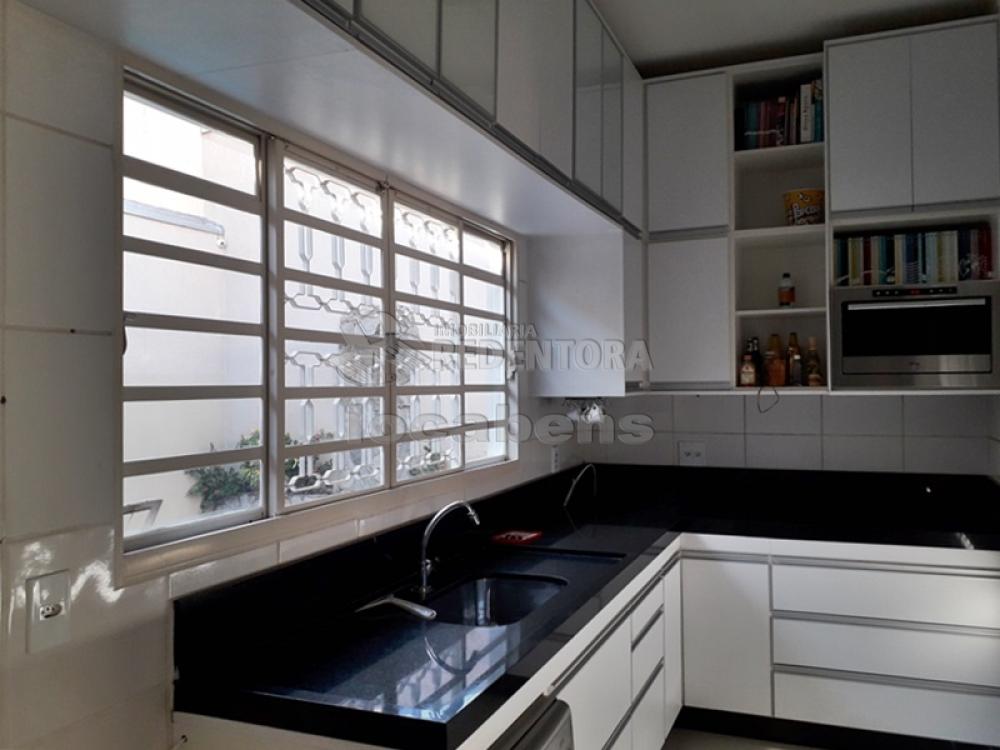 Alugar Casa / Padrão em São José do Rio Preto R$ 2.700,00 - Foto 3