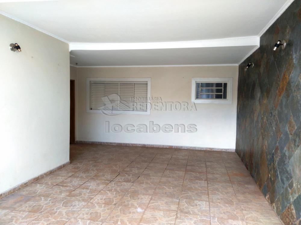 Alugar Casa / Padrão em São José do Rio Preto R$ 1.600,00 - Foto 2