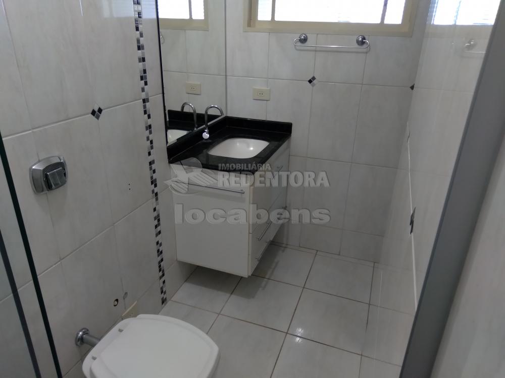 Alugar Casa / Padrão em São José do Rio Preto R$ 1.600,00 - Foto 10