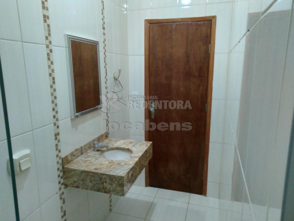 Alugar Casa / Padrão em São José do Rio Preto R$ 1.600,00 - Foto 16