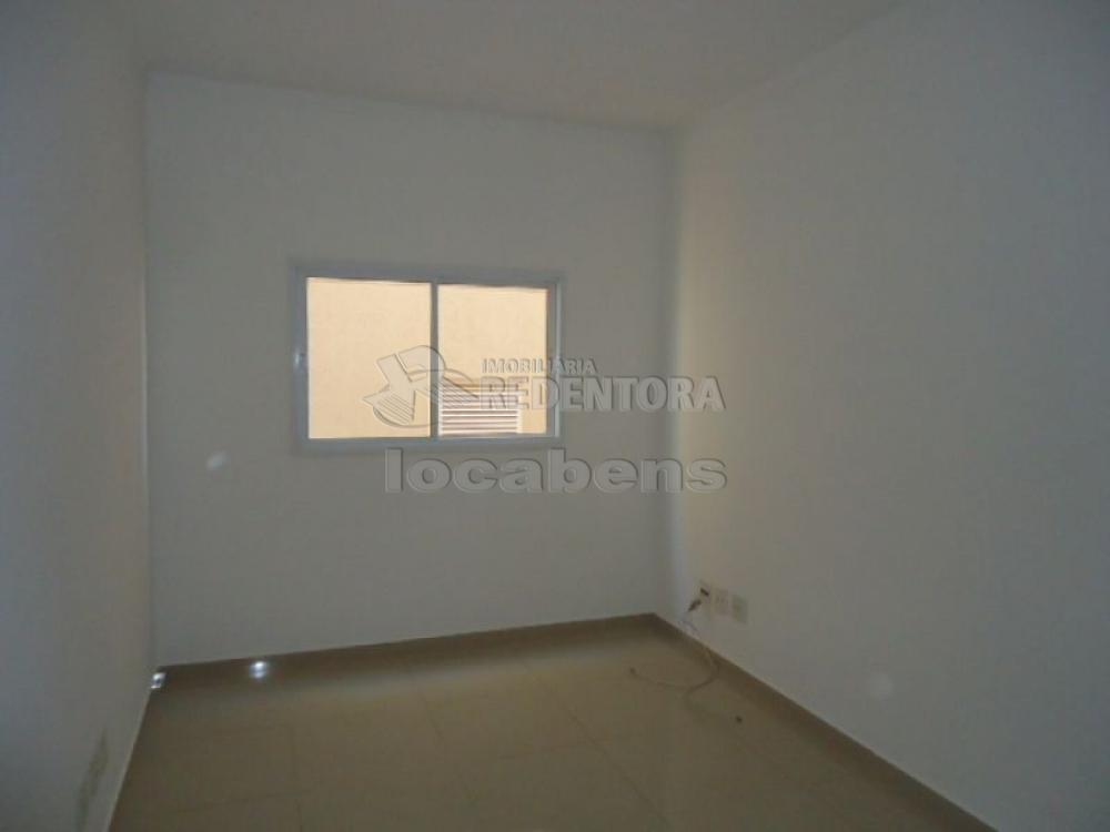Alugar Apartamento / Padrão em São José do Rio Preto R$ 1.100,00 - Foto 4