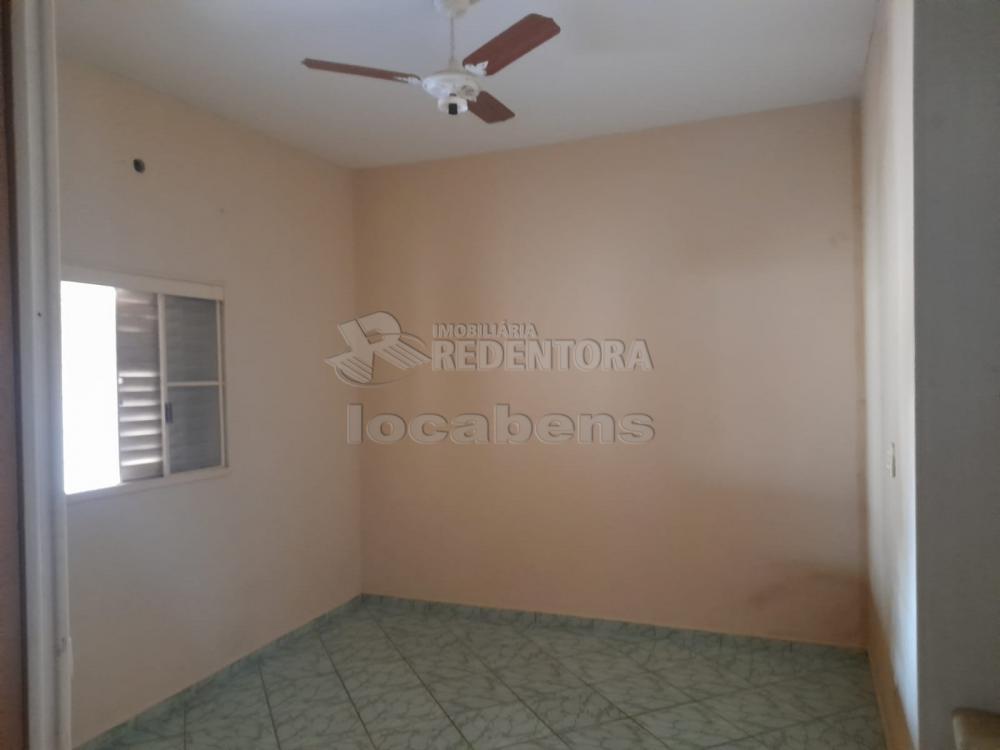 Comprar Casa / Padrão em São José do Rio Preto R$ 180.000,00 - Foto 4