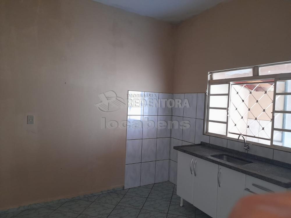 Comprar Casa / Padrão em São José do Rio Preto R$ 180.000,00 - Foto 6