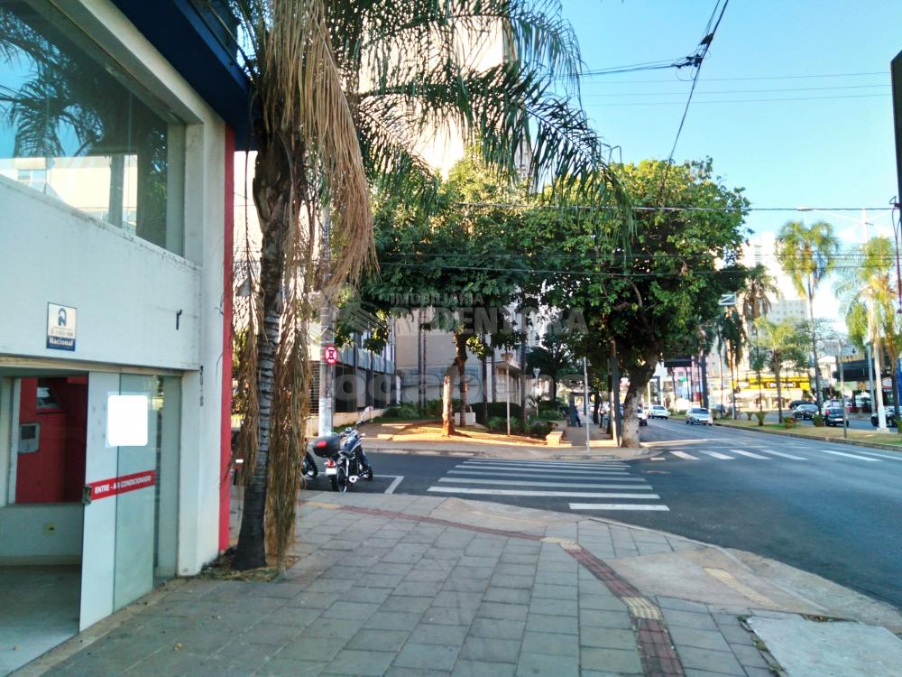 Alugar Comercial / Salão em São José do Rio Preto R$ 5.000,00 - Foto 3