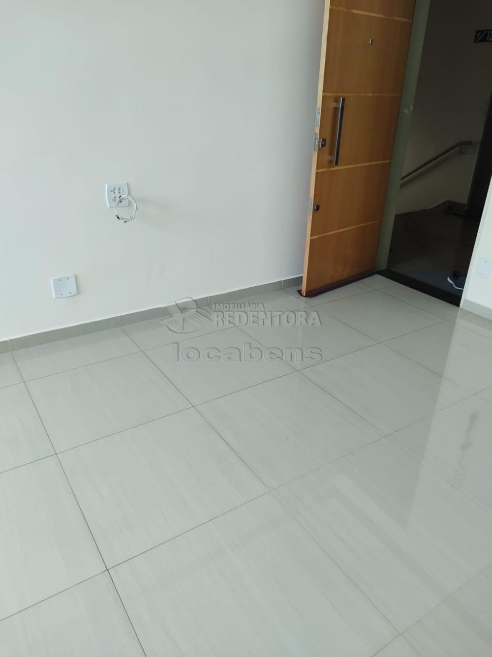 Alugar Apartamento / Padrão em São José do Rio Preto R$ 800,00 - Foto 2