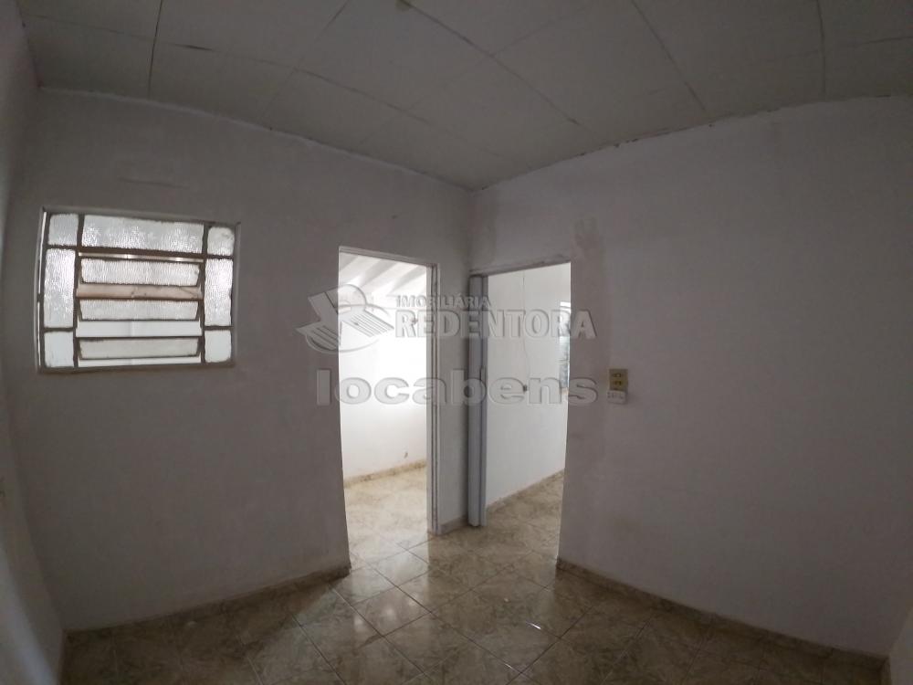 Alugar Casa / Padrão em São José do Rio Preto R$ 500,00 - Foto 3