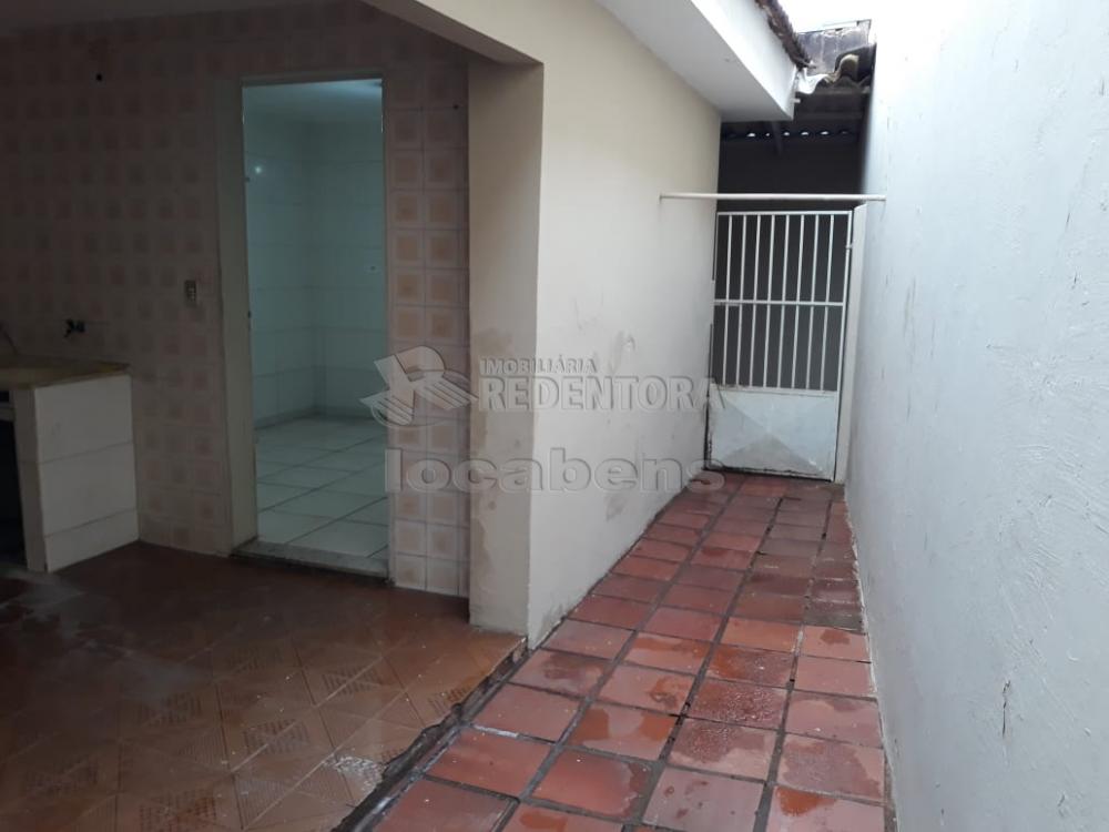 Alugar Casa / Padrão em São José do Rio Preto R$ 900,00 - Foto 3
