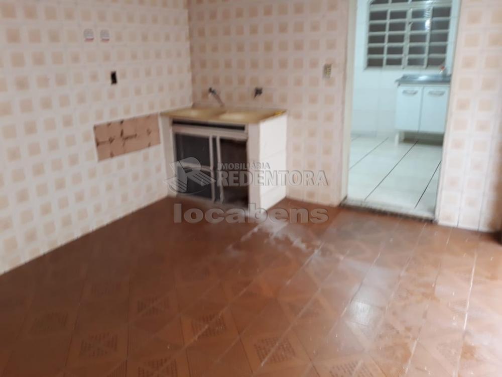 Alugar Casa / Padrão em São José do Rio Preto R$ 900,00 - Foto 5