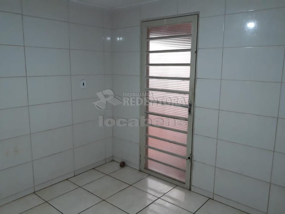 Alugar Casa / Padrão em São José do Rio Preto R$ 900,00 - Foto 9